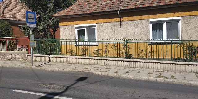 Dózsa György utca 47. előtti buszmegálló