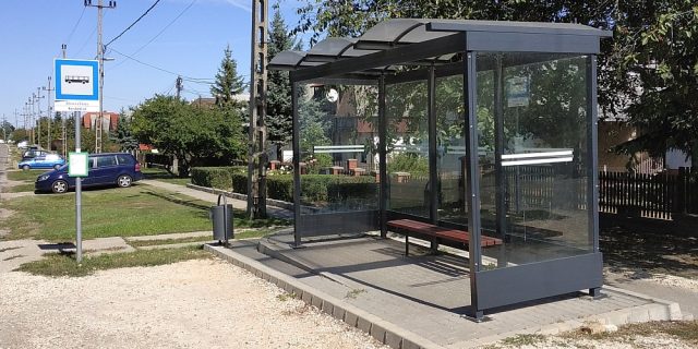 Új utasváró a Kecskédi utcai buszmegállóban